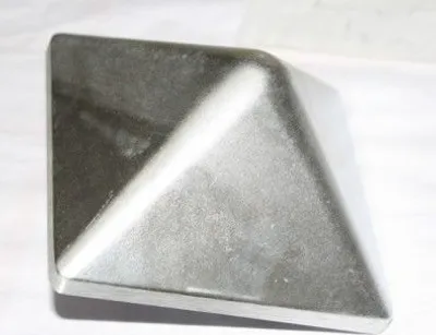 Produktbild von Pfostenkappe Aluminium 145 x 145 mm, Pyramide, mit Dorn, Kappe für Pfosten 14 x 14 cm