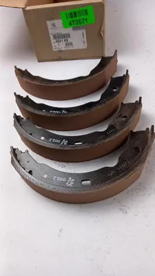 Produktbild von Original PEUGEOT 607 Bremsbackensatz 4241K9