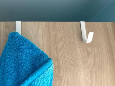 Produktbild von CHPN – Türhaken – Haken für die Tür – Weiß – Kunststoff – Türhaken-Set mit 2 Stück – Türaufhängehaken – Türaufhänger, Garderobe – Handtuch – praktischer Haken