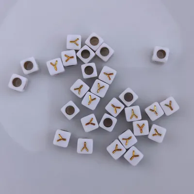 Image de Perles pour lettres, 30 pièces, 6x6 mm, blanches avec or, carrées, lettre Y