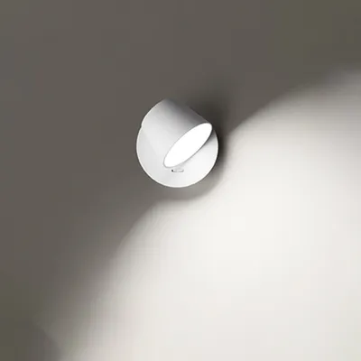 Immagine prodotto di Applique Faretto Moderna Plug Bianco Led