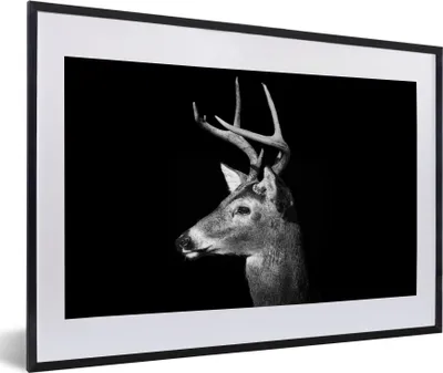 Produktbild von MuchoWow® MuchoWow® Gerahmtes Poster Tierprofil Hirsche in schwarz und weiß 60x40 cm - Poster mit zchwarzem Bilderrahmen - Schlafzimmer - Plakat in Rahmen - Drucken