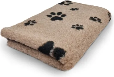 Produktbild von Vetbed Hellbraun mit schwarzen Fußabdruckpfoten – Rutschfeste Hundematte, Welpenteppich – Hundeteppich, Bankteppich, Bankmatte, Tiermatte – für