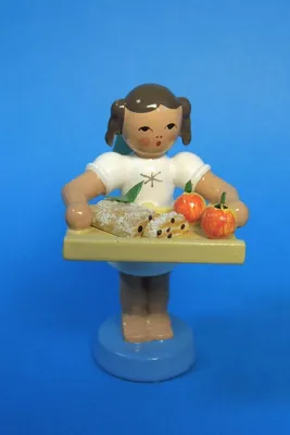 Produktbild von Tischdekoration Engel mit Apfelstrudel Höhe= 6cm NEU