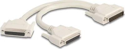 Produktbild von Delock - Serieller Splitter - DB-44 (M) zu DB-44 (W) - 30 cm - Daumenschrauben - beige