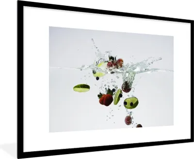 Produktbild von MuchoWow® MuchoWow® Gerahmtes Poster Obst - Wasser - Limette 90x60 cm - Poster mit zchwarzem Bilderrahmen - Wanddekoration - Fotos