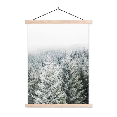 Produktbild von MuchoWow® Textilposter Wald - Schnee - Winter - Jahreszeiten - Tannenbaum 60x80 cm mit holzfarbenen Rahmen - Wandbild