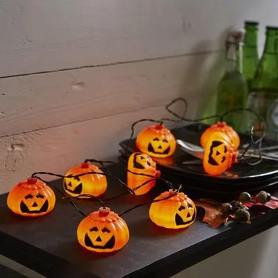 Produktbild von Star Trading 728-80 LED-Lichterkette "Halloween"orangene Kürbisse, 8 cool white LED,outdoor, schwarzes Kabel, Batterie, Timer,ca. 210x5 cm, Vierfarb-Karton