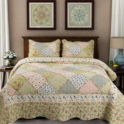 Produktbild von Unyqoos® Bettüberwurf Patchwork mit Blumenmuster für Doppelbett 220 x 240 cm, gesteppte Mikrofaser-Polyester Tagesdecke inkl. 2 Kissenbezüge 48 x 75 cm