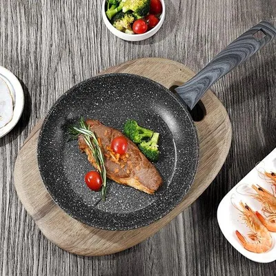 Produktbild von Famanu Bratpfanne 16 cm - kleine universelle Pfanne mit Antihaftbeschichtung, graues Holz