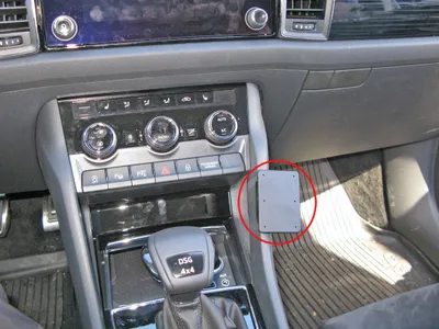 Produktbild von Brodit ProClip Fahrzeughalter 855293 - Winkelbefestigung - Skoda Karoq 18-24, Skoda Kodiaq 17-23, Skoda Karoq 18-23 und weitere
