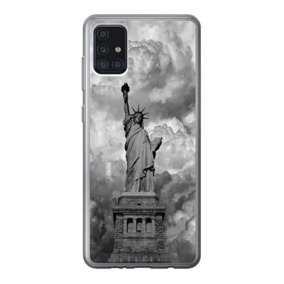 Produktbild von MuchoWow® Handyhülle Schutzhülle Hülle für Samsung Galaxy A52 5G Freiheitsstatue in New York an einem bewölkten Tag in schwarz-weiß Silikon Softcase Handy Hülle - Umschlag