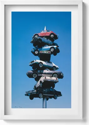 Produktbild von Aufgespießte Autos– Wandbild mit Rahmen – Gerahmtes Bild  – Wanddekoration – 40x60 cm – Weiß