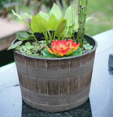 Productafbeelding van Bloempot met houten uitstraling, diameter 36 cm, hoogte 25 cm