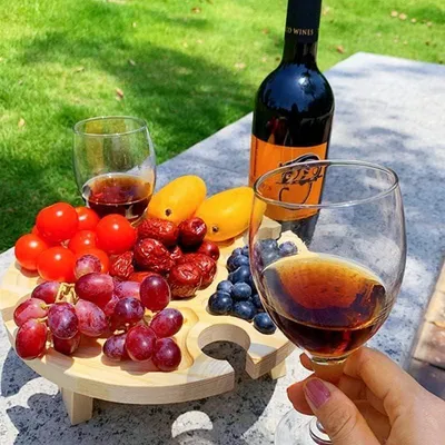 Produktbild von Tragbarer Outdoor Picknicktisch - Klappbarer Mini Tisch für Garten, Strand und Camping