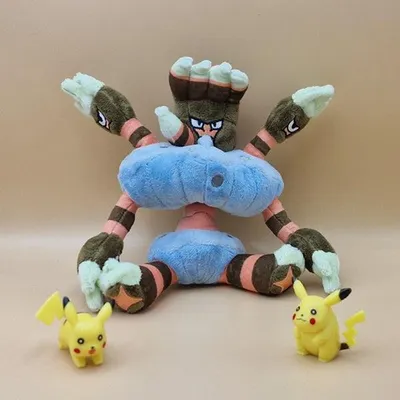 Produktbild von Pokemon Thanathora Kuscheltier - 14 cm Plüschtier Barbaracle