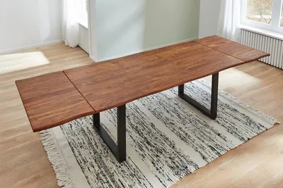 Produktbild von Baumkantentisch 120 (200) x 90 cm Norino, Akazienholz massiv & nougatfarben lackiert, Esszimmertisch inkl. 2 Ansteckplatten, echte Baumkante, Esstisch mit U-Metallgestell in Schwarz