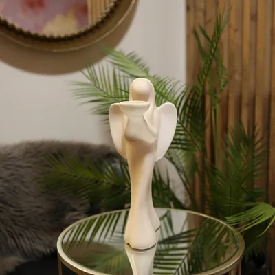 Produktbild von GILDE Teelichthalter "Luciane"  - Engelfigur aus Keramik in creme  - Engelleuchter für Teelichter - Tischdeko H.36,5cm - Geschenk - Weihnachtsdeko