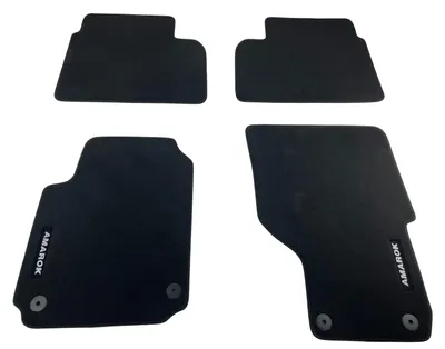 Obrázok produktu pre Koberečky do vozidla VW Amarok, model 2H, čierna farba, materiál: velúr, s logom