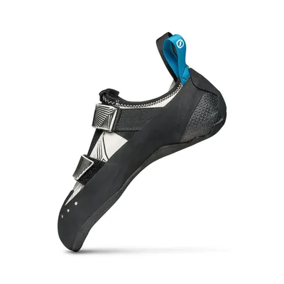 Quantic Wmn Kletterschuh von Scarpa; schwarz mit blauen Akzenten; seitliche Ansicht; ideal für Kletterer.