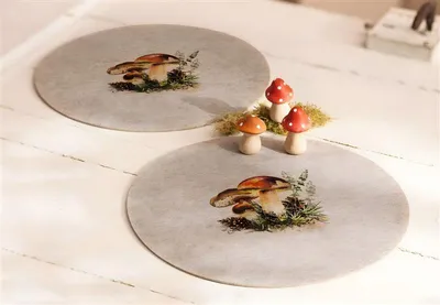 Produktbild von 2x Platzmatte "Waldpilze" aus Filz, beige, rund Ø 38 cm, bedruckt mit Herbstmotiv, Platzset, Tischset