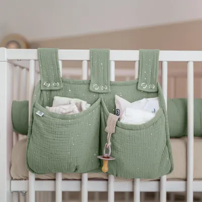 Productafbeelding van Bedtas Groen met goudapplicatie - bedorganizer voor kinderbed