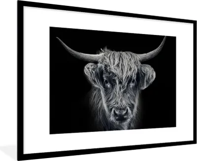 Produktbild von MuchoWow® MuchoWow® Gerahmtes Poster Schottisches Hochlandrind - Schwarz - Kuh - Tiere 90x60 cm - Poster mit zchwarzem Bilderrahmen - Wanddekoration - Fotos