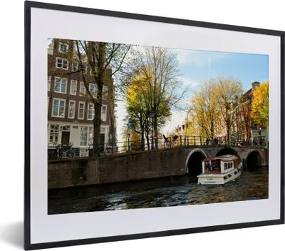Produktbild von MuchoWow® MuchoWow® Gerahmtes Poster Amsterdam - Boot - Wasser 40x30 cm - Poster mit zchwarzem Bilderrahmen - Bilderrahmen - Poster im Rahmen