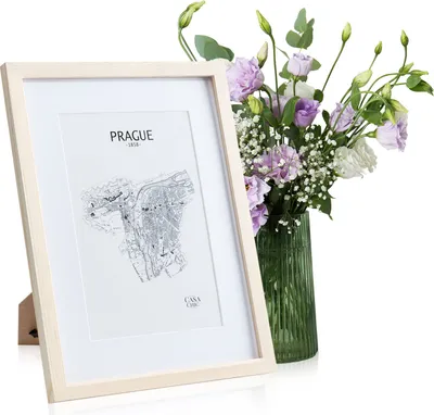 Produktbild von Casa Chic Bilderrahmen 30x40cm, Bilderrahmen für Kinderzeichnungen, Urkunden & Fotos, Holz-Bilderrahmen mit Plexiglas, Fotorahmen im Hoch- oder Querformat, Foto Rahmen aus Holz mit Passepartout