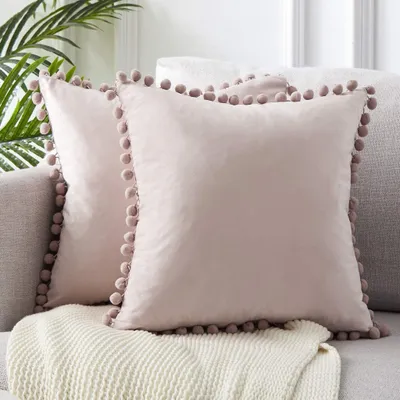 Produktbild von 2er Set Samt Kissen mit Pompons Einfarbig Kissenbezüge Dekorative Kissenhülle Kopfkissen Sitzkissen Dekokissen Couchkisen für Sofa Schlafzimmer Büro Auto 45X45cm Rosa (ohne Kissenkern）