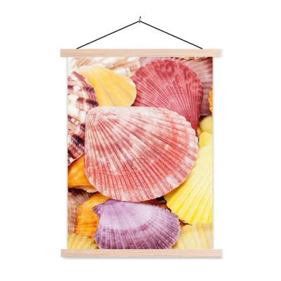 Produktbild von MuchoWow® Textilposter Muscheln - Rot - Gelb - Strand - Sommer 120x160 cm mit holzfarbenen Rahmen - Plakatkarton