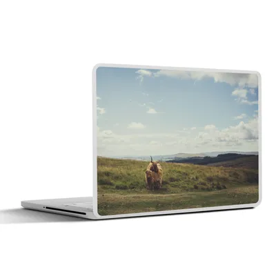 Produktbild von MuchoWow® Laptop Aufkleber Sticker Cover Schottische Highlander - Gras - Wolken - Tiere 40x30 cm - Laptop Dekoration - Selbstklebend