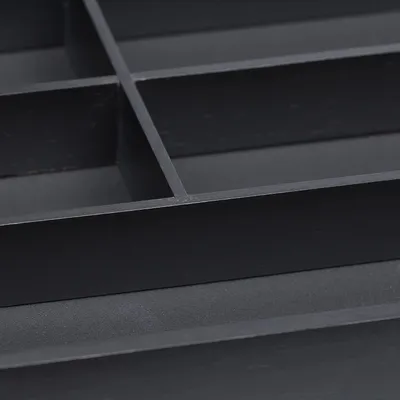 Zdjęcie produktu dla Pudełko na sztućce 7 przegródek czarne - 4x44x30,5 cm - Organizer na sztućce, materiały rzemieślnicze i artykuły papiernicze