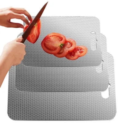 Immagine prodotto di Set di taglieri in acciaio inossidabile con design antiscivolo per la cucina
