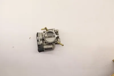 Produktbild von Original VW Golf 4 Polo Beetle SKODA Octavia Fabia 2.0 Drosselklappe 06A133062Q