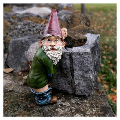 Produktbild von 15 cm großer Gartenzwerg Ornament pinkelnder Gnom aus Kunstharz wetterfest für Hof, Rasen, Balkon und Terrasse