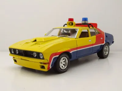 Produktbild von Greenlight Collectibles 13574 Ford Falcon XB V8 Interceptor 1974 gelb blau rot Mad Max ähnlich 1:18