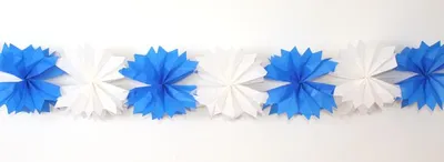 Produktbild von Kreuzgirlande 4 m lang, Blau-Weiß schwer entflammbar