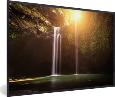 Produktbild von MuchoWow® MuchoWow® Gerahmtes Poster Wasserfall - Tropisch - Sonne 90x60 cm - Poster mit zchwarzem Bilderrahmen - Fotorahmen - Foto-Plakat