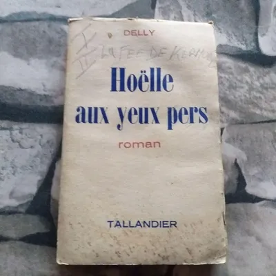 Image de Hoëlle aux yeux pers