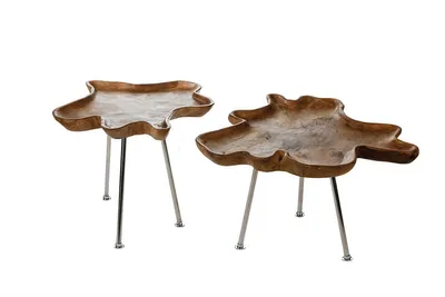 Productafbeelding van Casablanca: Teakhouten bijzettafel met roestvrijstalen poten, hoogte 50 cm, diameter 55 cm. Natuurlijke vorm, geïnspireerd op een boomstam, met 3 roestvrijstalen poten. Geschikt voor buitengebruik. Artikelnummer: 71628