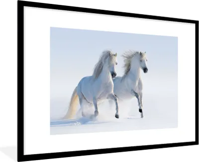 Produktbild von MuchoWow® Gerahmtes Poster Winter - Pferde - Schnee 90x60 cm - Poster mit Schwarzem Bilderrahmen Wandposter Rahmen Foto Bilder - Wanddekoration - Fotos