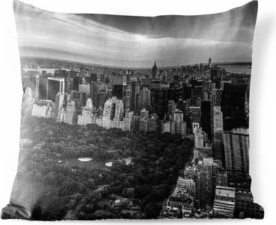 Produktbild von MuchoWow® Outdoor Kissen - Luftaufnahme Central Park, New York - schwarz-weiß - 50x50 cm - Wetterfest - Lounge Kissen - Komfortabel - Kissen mit Bild