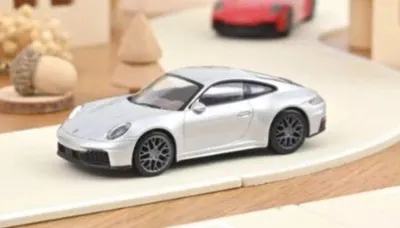 Produktbild von NOREV Jet Car 1:43 Porsche 911 (992) GTS (2024) - Polar silver met. 750065