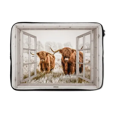 Produktbild von MuchoWow® Laptop Hülle 14 ZollDurchblick - Schottische Highlander - Tiere Laptoptasche - Laptoptasche - Stoßsicher - Schutzhaube