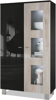 Produktbild von Vladon Vitrine Denjo,  Germany, Standvitrine mit 2 Türen und 3 Glaseinsätzen, Schwarz matt/ Schwarz Hochglanz/ Eiche Nordic, inkl. LED-Beleuchtung (71 x 129 x 35 cm)