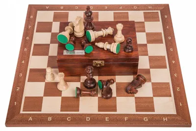 Produktbild von Square Nr. 5 Holzschachspiel Set Mahagoni