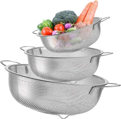 Obrázok produktu pre Sada nerezových sitiek do kuchyne Ibzoa®, 3-dielna (16/22/28 cm) – s mikroperforáciou, nerezová, vhodná do umývačky riadu, s dvojitými rúčkami a podstavcami na odkvapkávanie a čistenie