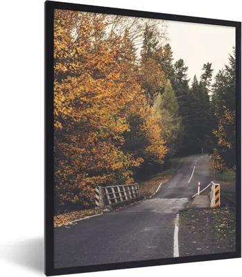 Produktbild von MuchoWow® Gerahmtes Poster Bäume - Straße - Herbst 60x80 cm - Poster mit Schwarzem Bilderrahmen Wandposter Rahmen Foto Bilder - Premium - Wanddeko Wohnzimmer
