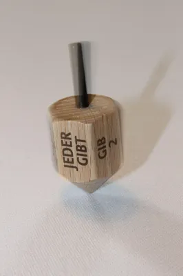 Produktbild von Holzspielzeug Kreisel "Nimm-Gib" Höhe 3,5cm NEU